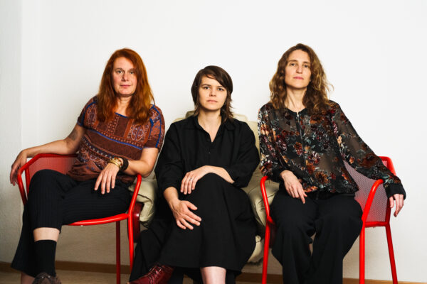 red color trio_03_3000px_photo by carina khorkhordina